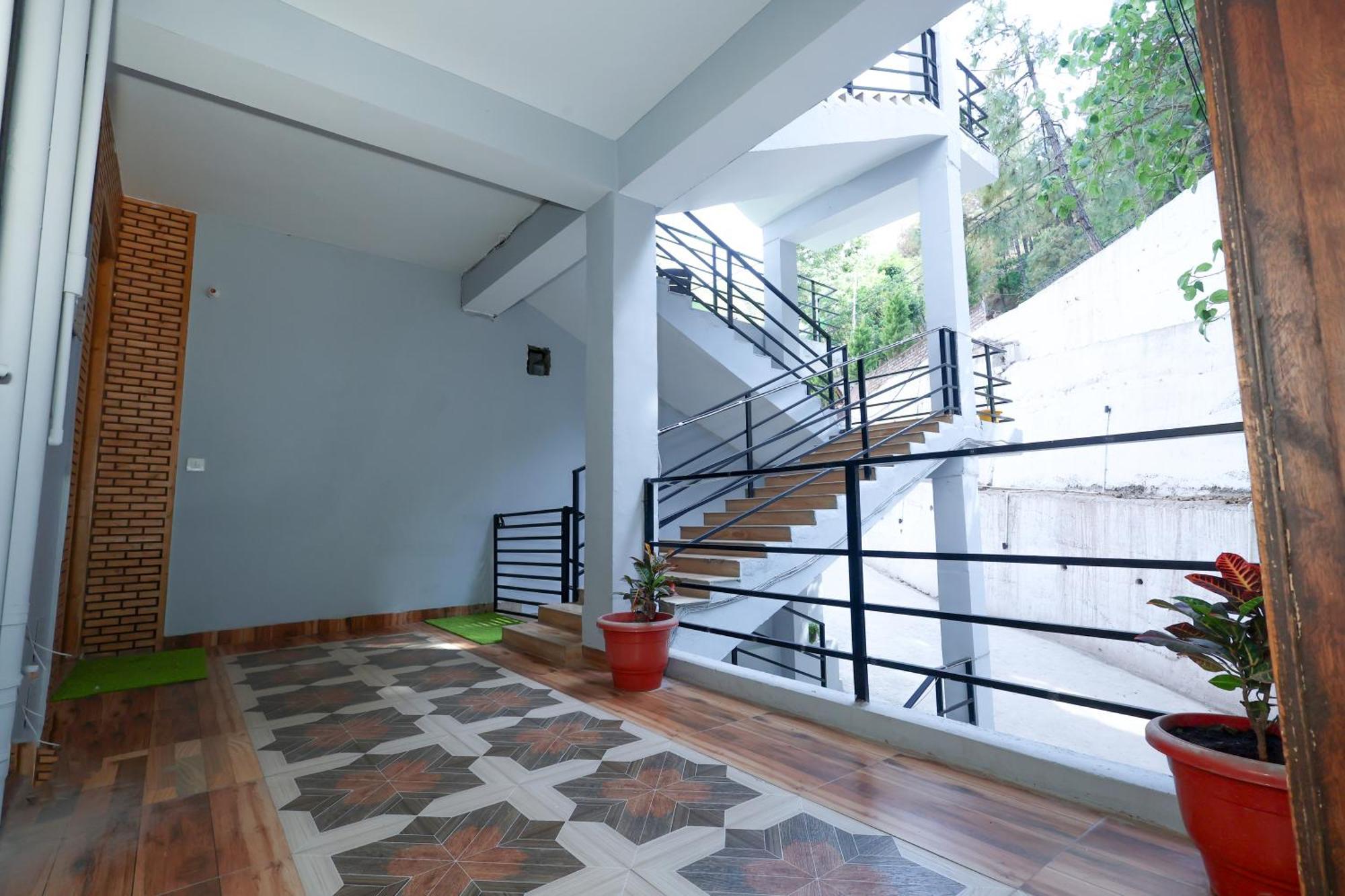 Ferienwohnung Cozy Heavenn 2Bhk I Kasauli I Mountain View 93O68I282O Exterior foto